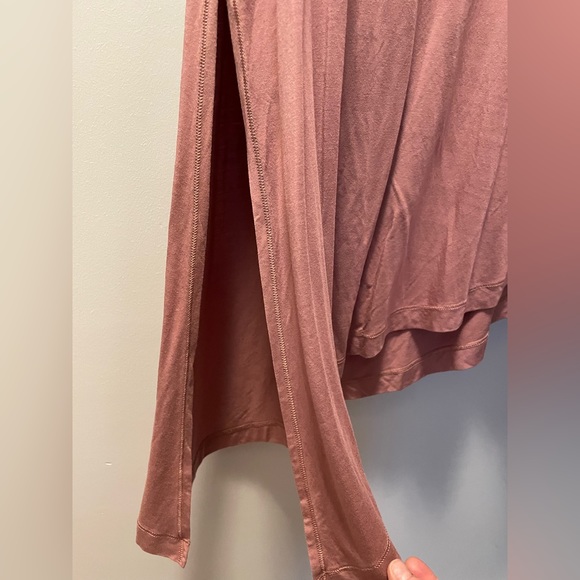 Lululemon to the point tee - Picture 6 of 9